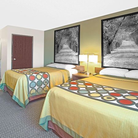 Super 8 By Wyndham Windsor/Madison North Hotel Ngoại thất bức ảnh