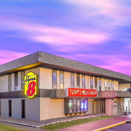 Super 8 By Wyndham Windsor/Madison North Hotel Ngoại thất bức ảnh