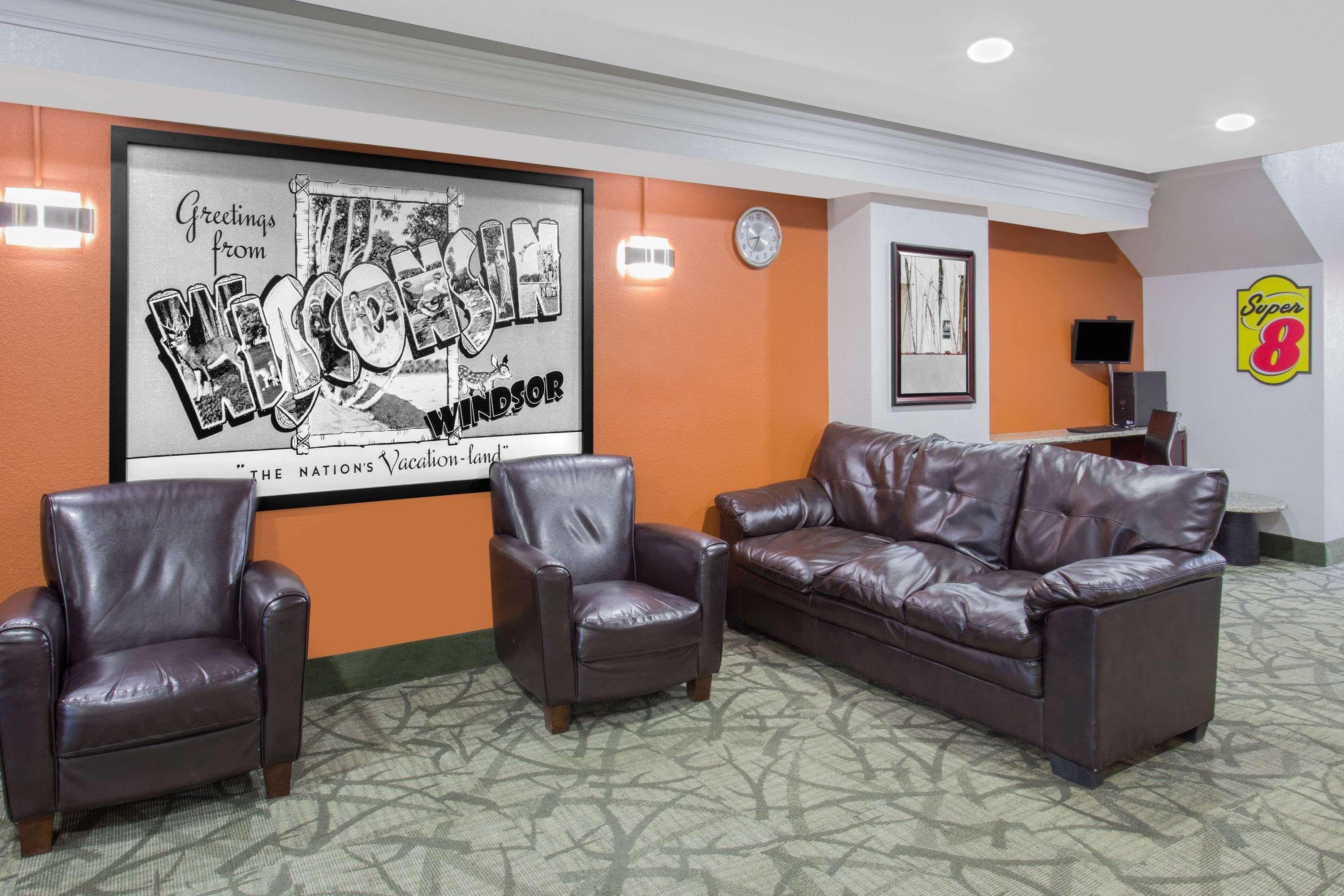 Super 8 By Wyndham Windsor/Madison North Hotel Ngoại thất bức ảnh